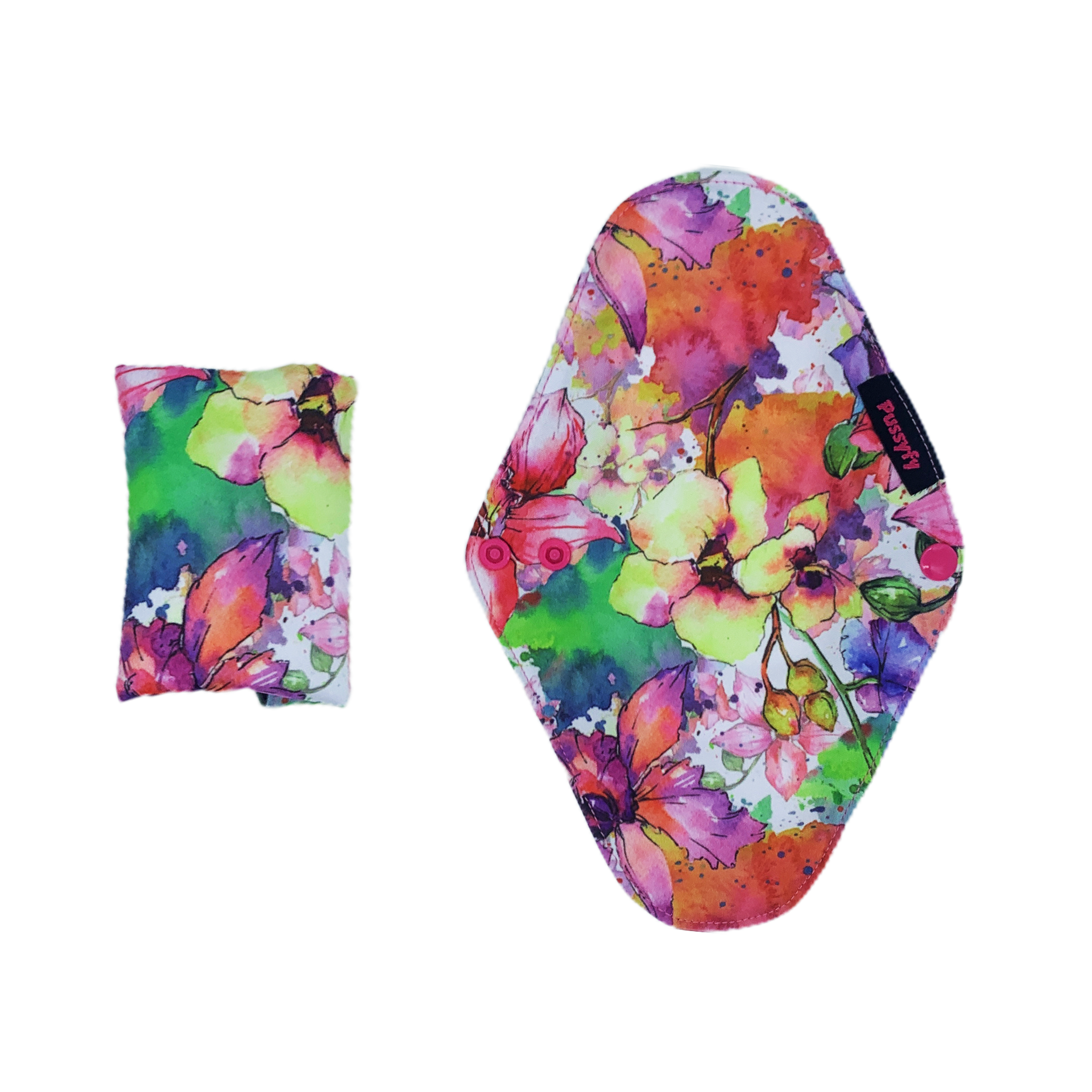 La serviette hygiénique lavable rose design à fleur est plié en 4 et de face déplier. Flux léger à abondant - Pussyfy