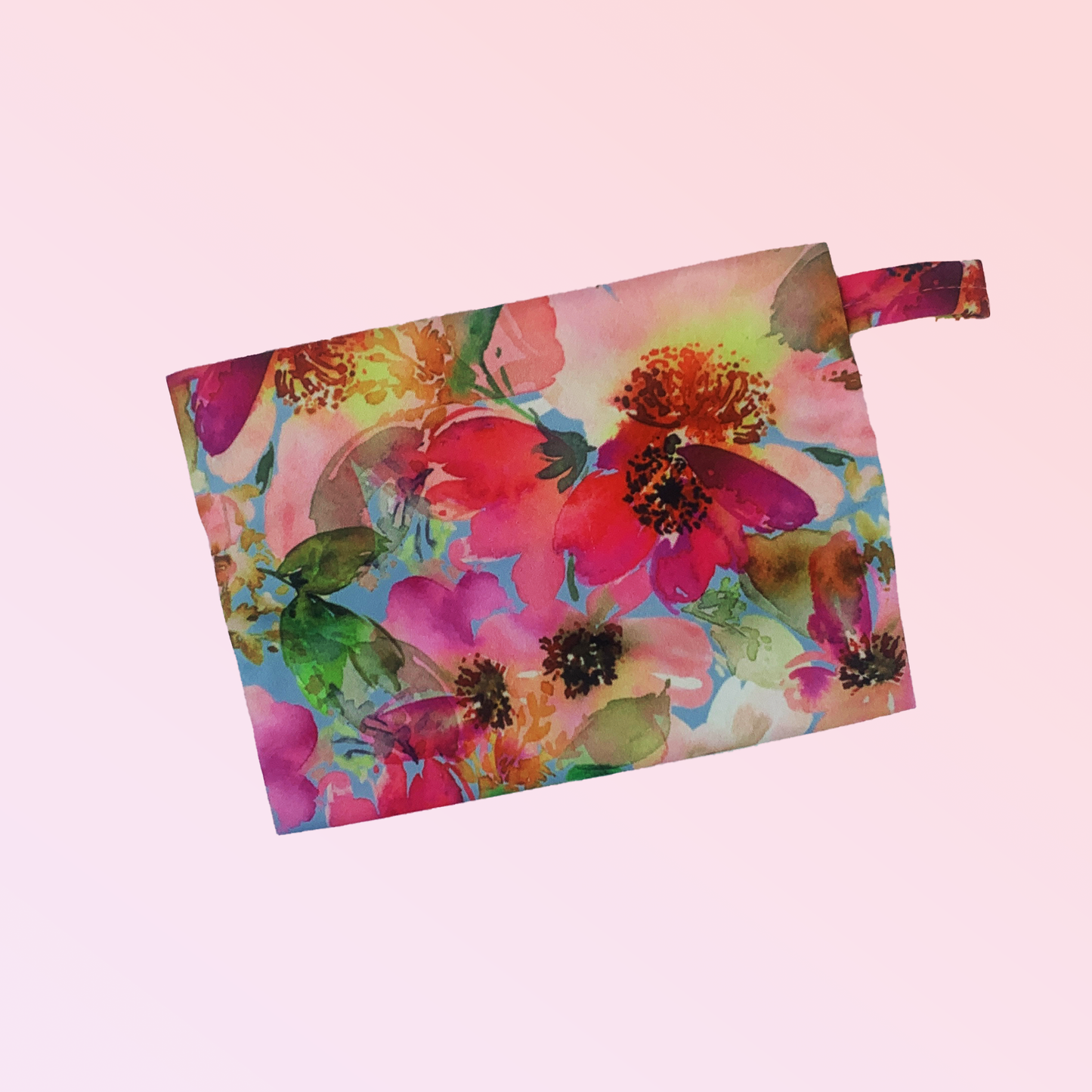 Pochette imperméable de transport design rose fleuris peps à tirette pour ranger tes serviettes hygiéniques, cups ou culottes menstruelles - Pussyfy