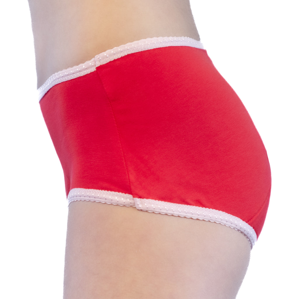Culotte de règles rouge de profil de 10 à 16 ans en coton bio flux moyen de la marque belge Pussyfy